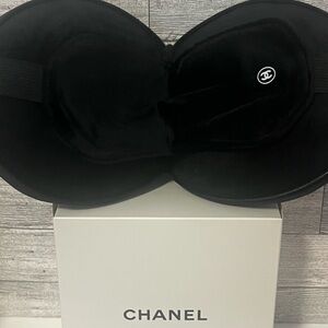 GWP- Beaute Plush Black Sleep Mask and Pillow Travel Set